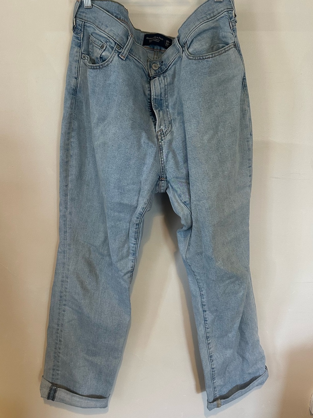 MEN’s Abercrombie & Fitch Light Wash Relaxed Men’s Jeans